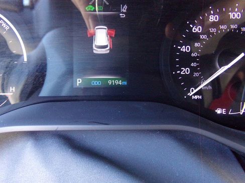 Used 2024 Toyota Sienna XLE image 45