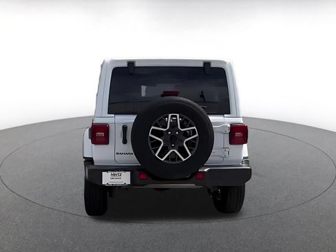 Used 2025 Jeep Wrangler Unlimited Sahara AWD/4WD image 12
