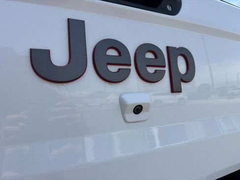Used 2020 Jeep Gladiator Rubicon AWD/4WD image 6