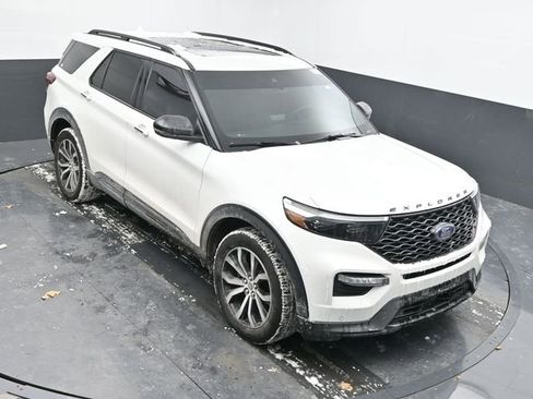 Used 2021 Ford Explorer ST w/ Premium Technology Package image 39