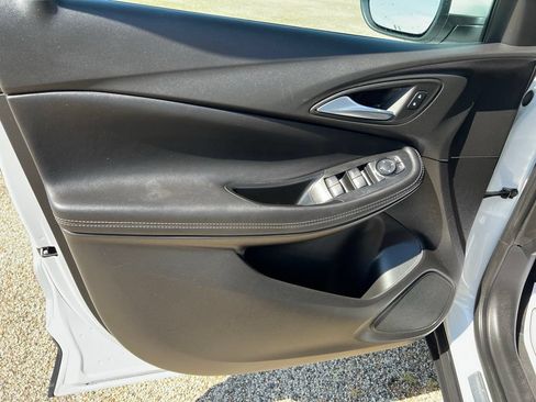 Used 2021 Buick Encore GX Preferred w/ Cold Weather Comfort Package FWD image 21