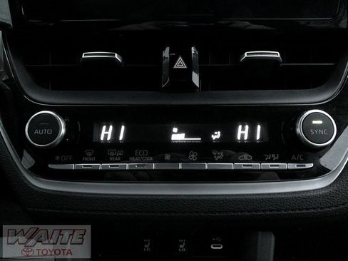 Certified 2023 Toyota Corolla Cross XLE image 15