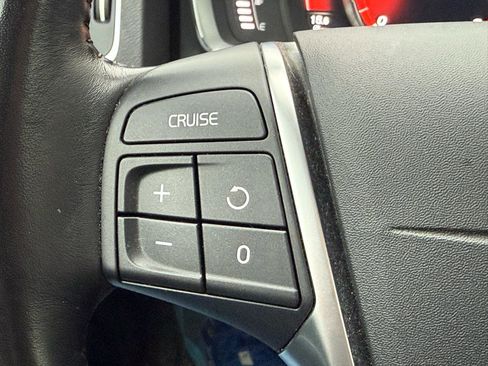 Used 2018 Volvo V60 T5 Cross Country w/ Convenience Package image 29