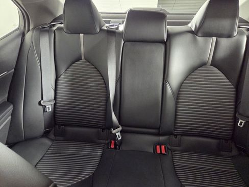 Used 2018 Toyota Camry SE FWD image 22