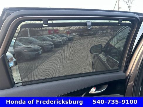 Used 2019 Kia Sorento SX image 28