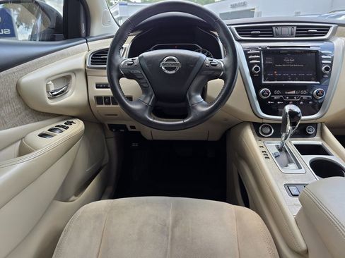 Used 2019 Nissan Murano SV w/ Premium Package AWD/4WD image 12