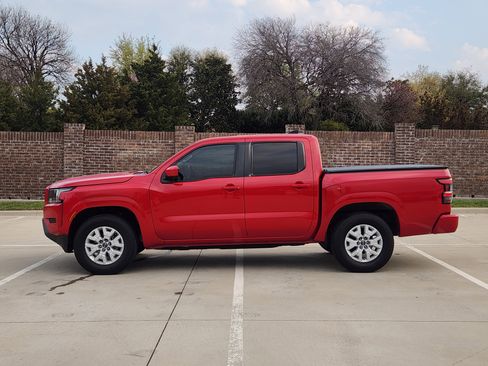 Used 2022 Nissan Frontier SV image 5