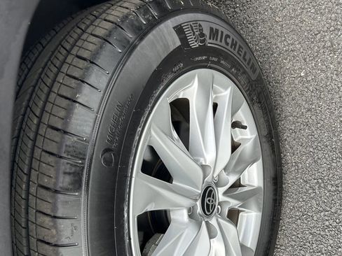 Certified 2023 Toyota Corolla Cross LE image 19