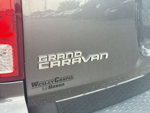 Used 2017 Dodge Grand Caravan SE w/ Power Window Group FWD image 11