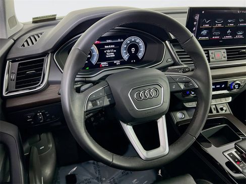 Used 2023 Audi Q5 e Premium Plus w/ Premium Plus Package image 12