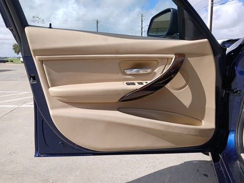 Used 2016 BMW 320i Sedan image 18