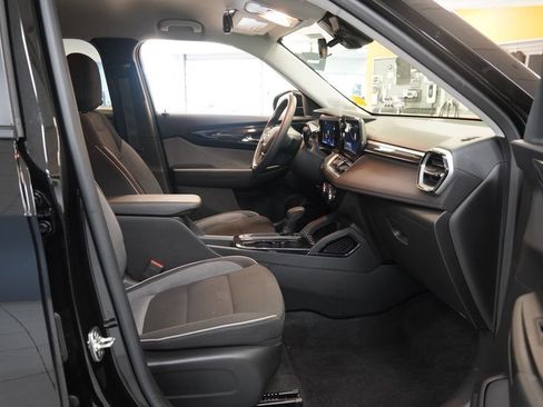Used 2024 Chevrolet TrailBlazer LT AWD/4WD image 24