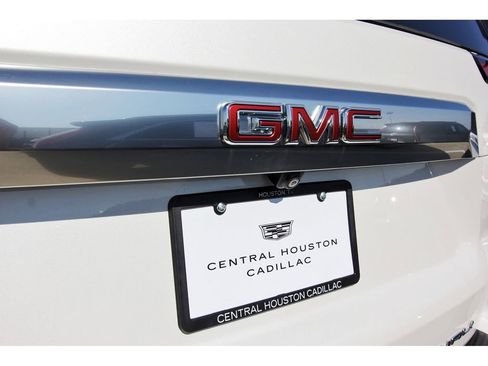 Used 2023 GMC Yukon XL Denali image 29