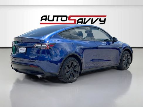 Used 2025 Tesla Model Y Long Range RWD image 7