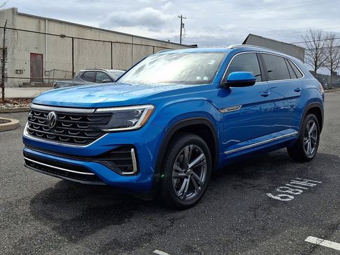 Used 2024 Volkswagen Atlas Cross Sport SEL R-Line image 3