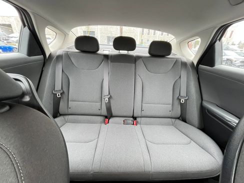 Used 2025 Kia K4 LXS image 37