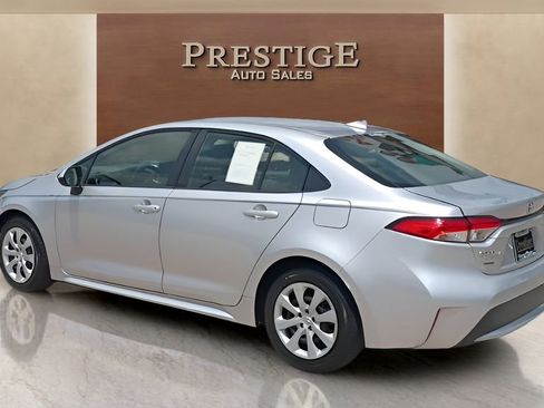 Used 2020 Toyota Corolla LE FWD image 29