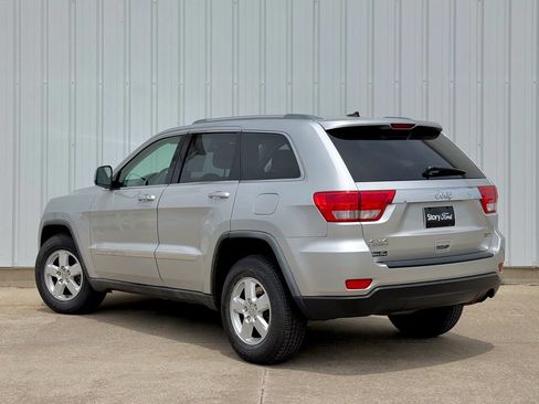 Used 2012 Jeep Grand Cherokee Laredo w/ Laredo E Group AWD/4WD image 4