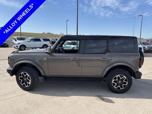 Used 2025 Ford Bronco Outer Banks image 3