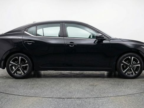 Used 2025 Nissan Sentra SV image 11