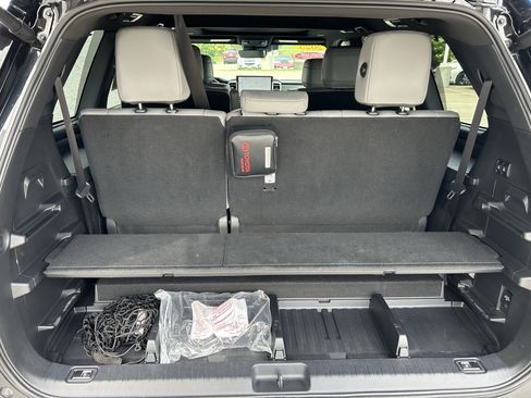 Certified 2025 Toyota Sequoia Limited AWD/4WD image 10