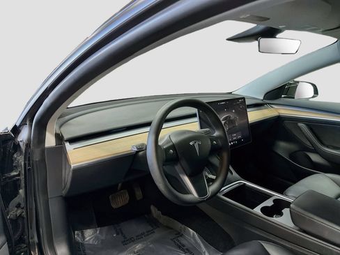 Used 2023 Tesla Model 3 Standard Range RWD image 9