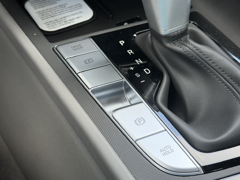 New 2026 Hyundai Elantra SEL FWD image 24