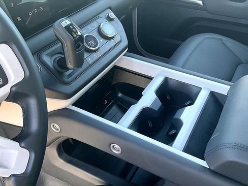 Used 2025 Land Rover Defender 110 S image 14