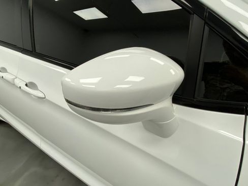 Used 2018 Chrysler Pacifica Limited w/ S Appearance Package image 15