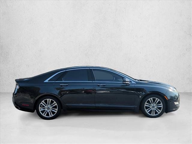 Used 2013 Lincoln MKZ FWD image 4