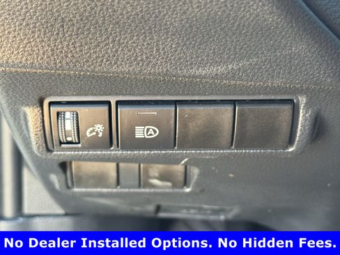 Used 2025 Toyota Corolla Cross LE FWD image 21