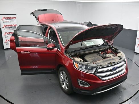 Used 2018 Ford Edge Titanium w/ Equipment Group 301A AWD/4WD image 25