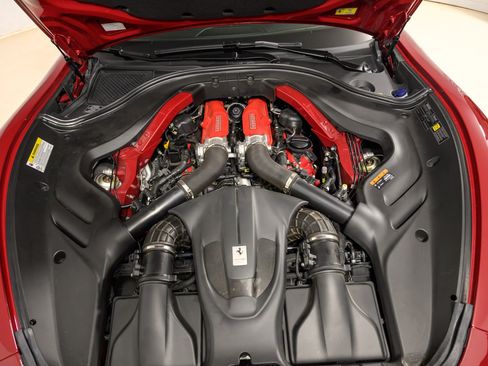 Certified 2022 Ferrari Roma RWD image 43