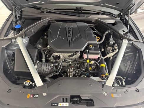 Used 2025 Genesis G70 2.5T RWD image 11