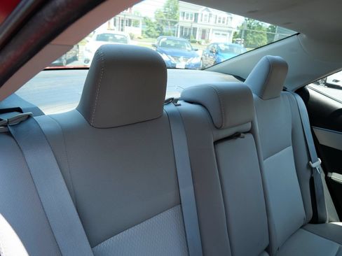 Used 2016 Toyota Corolla LE FWD image 31
