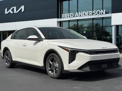 New 2025 Kia K4 LXS
