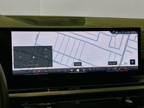 Used 2024 BMW X7 xDrive40i w/ Premium Package image 16