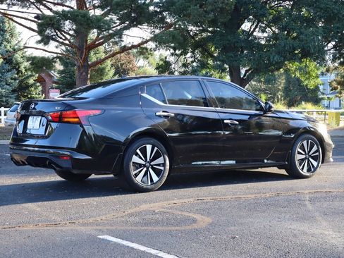 Used 2019 Nissan Altima 2.5 SV FWD image 5