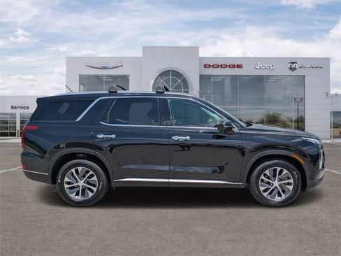 Used 2022 Hyundai Palisade SEL FWD image 2