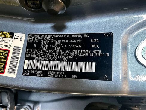 Used 2022 Toyota Highlander XLE AWD/4WD image 36