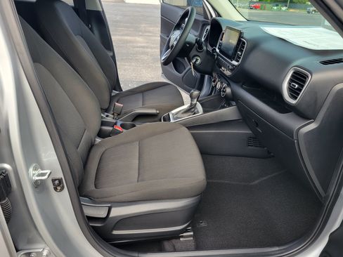 Used 2021 Hyundai Venue SE FWD image 27