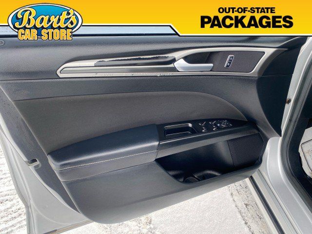 Used 2017 Ford Fusion SE w/ Equipment Group 201A FWD image 24