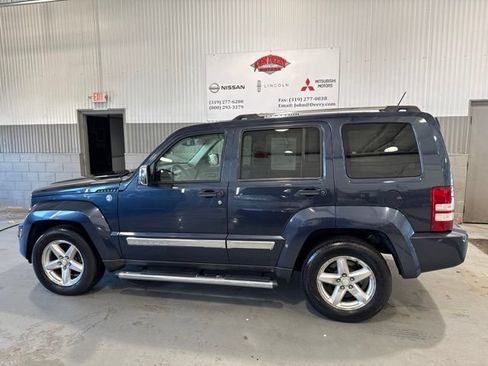 Used 2008 Jeep Liberty Limited w/ Premium Group AWD/4WD image 7