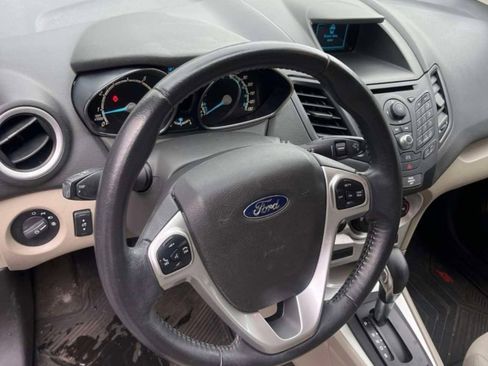 Used 2014 Ford Fiesta SE FWD image 5