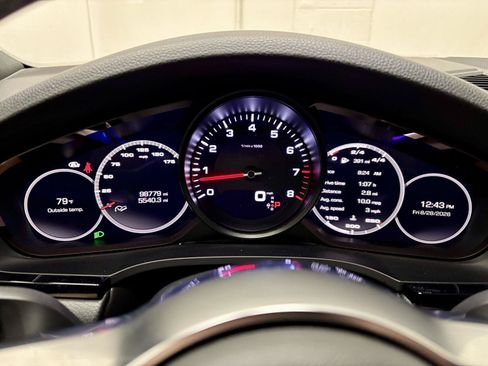 Used 2019 Porsche Cayenne AWD/4WD image 24