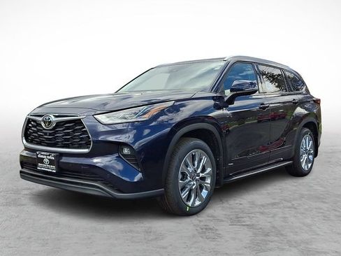 New 2026 Toyota Highlander Limited AWD/4WD image 2