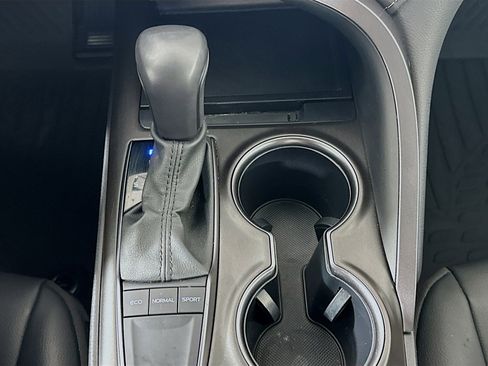 Used 2024 Toyota Camry SE image 24