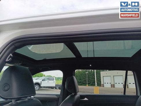 Used 2022 Volkswagen Tiguan SEL R-Line AWD/4WD image 2