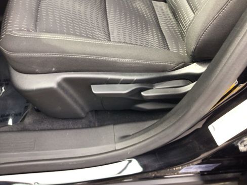 Used 2025 Chevrolet Equinox LT AWD/4WD image 19