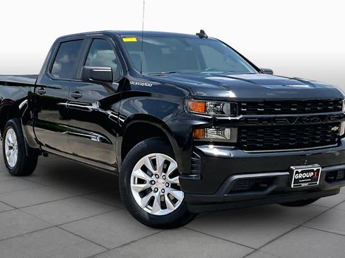Used 2020 Chevrolet Silverado 1500 Custom w/ Infotainment Package RWD image 3